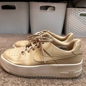 Nike platform air force 1